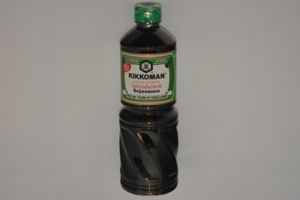 Sójová omáčka Kikkoman méně soli, 1L